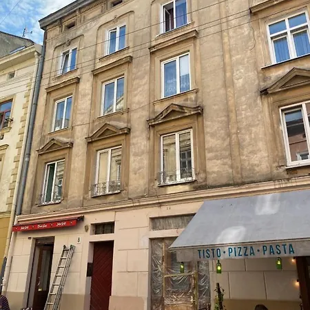 для великої компанї в центрі міста