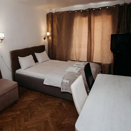 для великої компанї в центрі міста Lviv